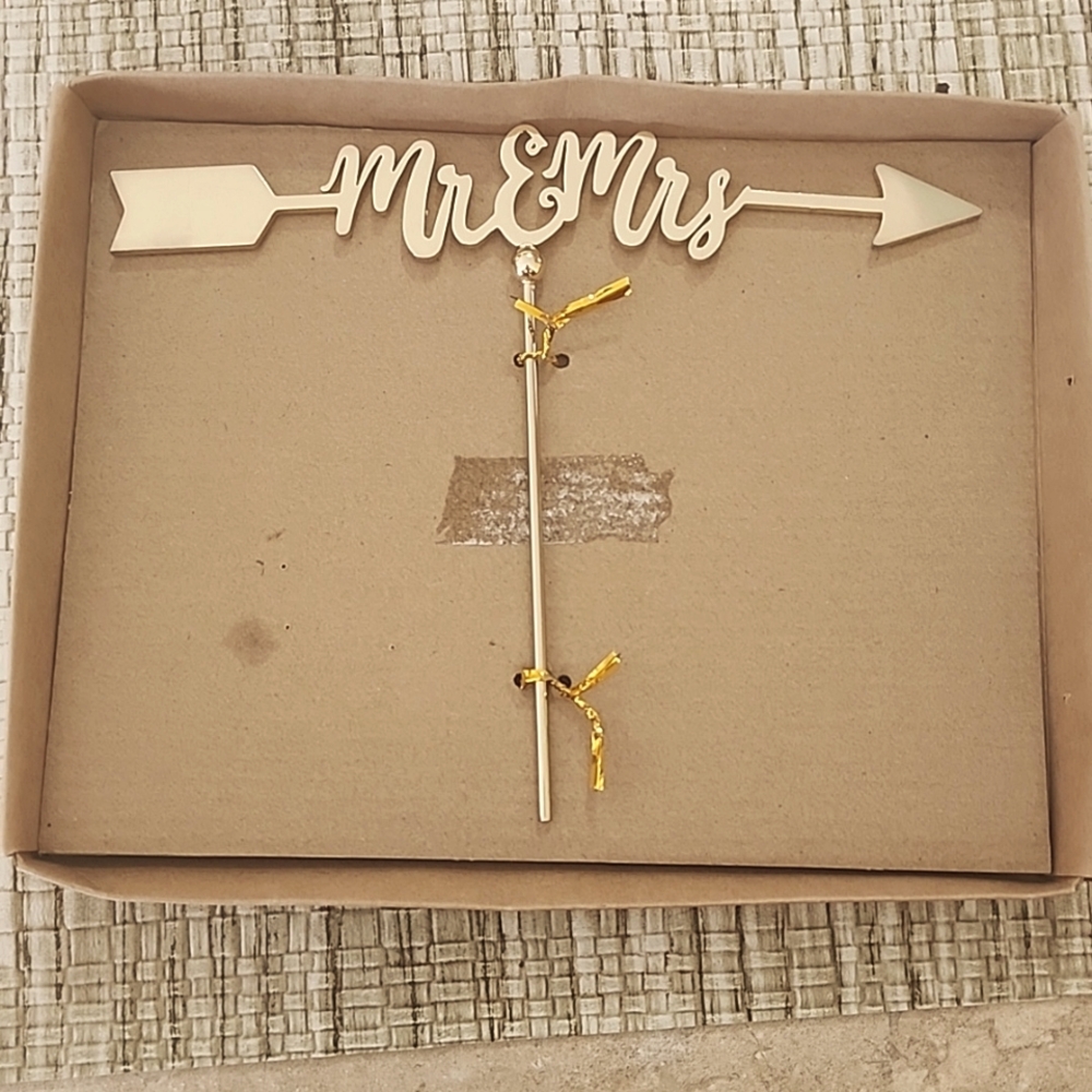 THIRSTYSTONE Wedding Set Mr & Mrs Cake Topper Bridal Engagement Married NWT